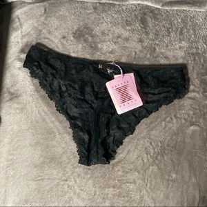 Savage x Fenty Floral Lace Cheeky Underwear in Black Caviar size Medium.